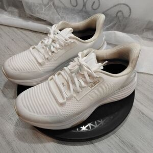 NEW KURU Atom 2 Womens Cream White Athletic Sneakers Size 9